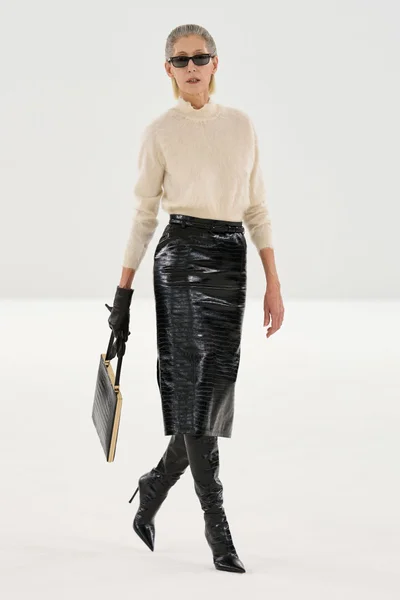 Look 11